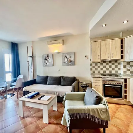Benalbeach Front Apartment *